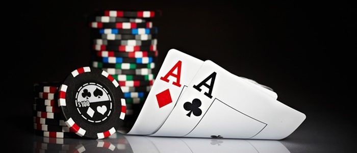 Menggunakan Kartu Permainan Poker Online